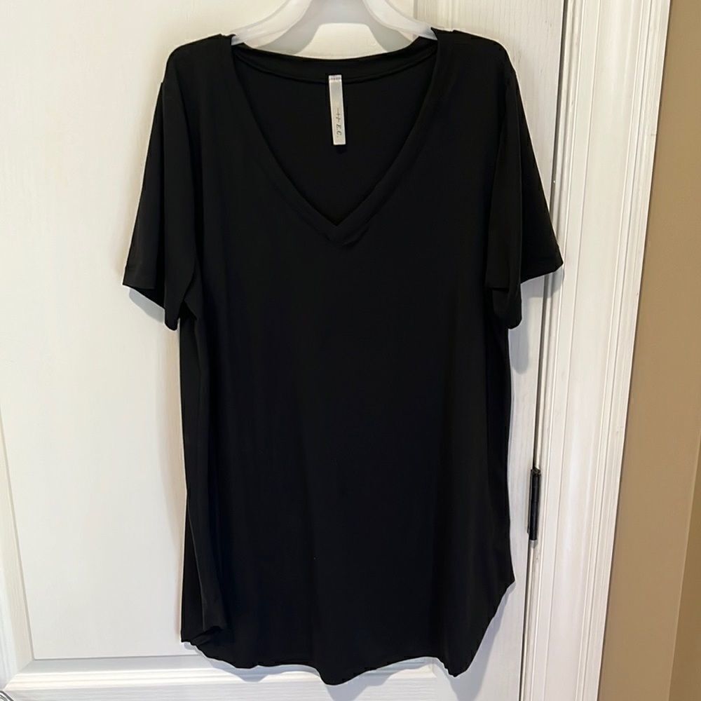 New E.C. Super soft black shirt sleeve top